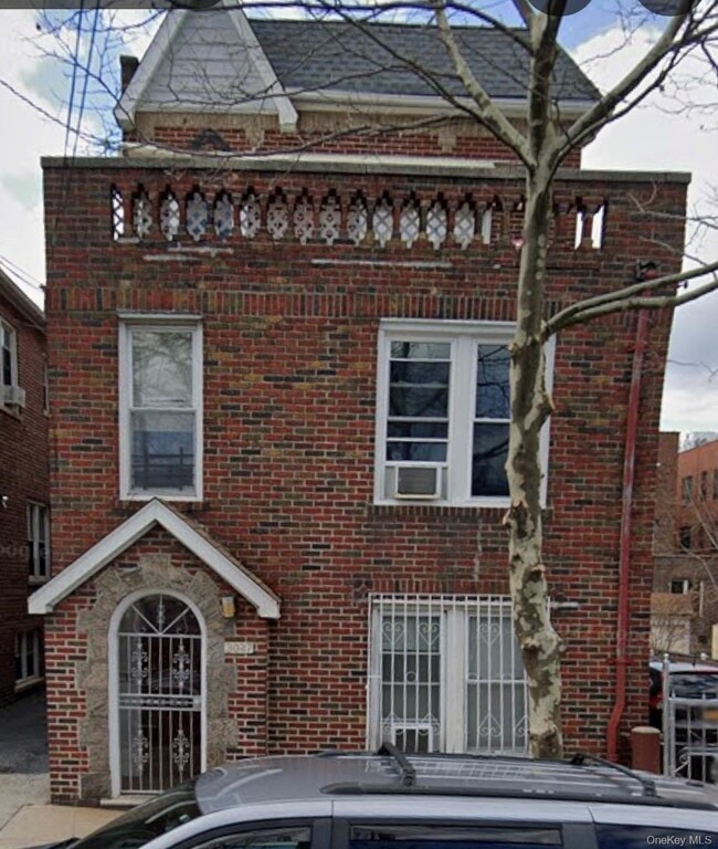 Building Photo - 3027 Radcliff Ave