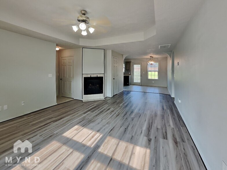Building Photo - 5635 S Farm Rd 145