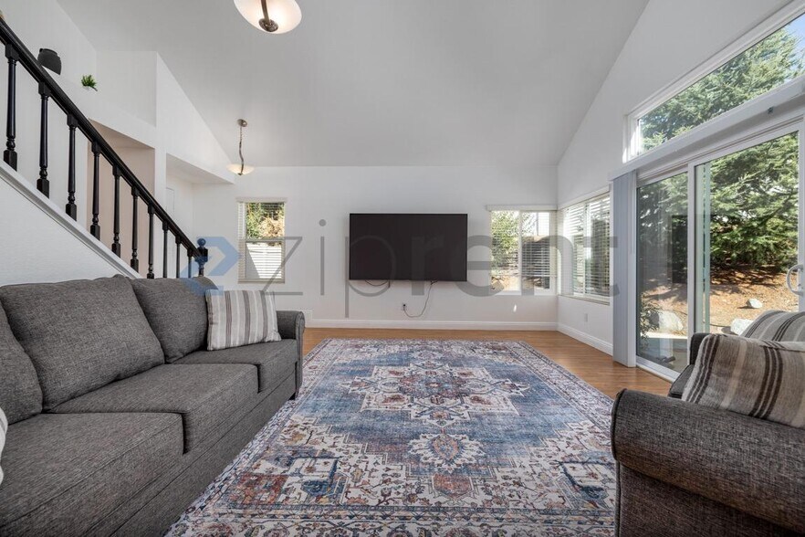 Building Photo - 28207 Ajilwood Ct