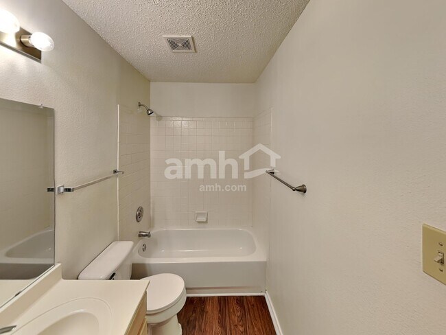 Building Photo - 2817 Lotus Park