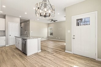 Building Photo - 4645 Larkspur St