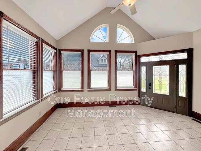 Building Photo - 340 Washington St N