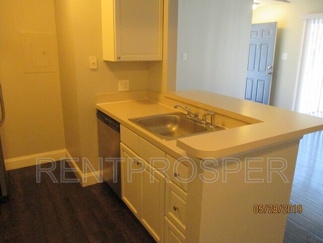 Building Photo - 3858 Bay Club Cir