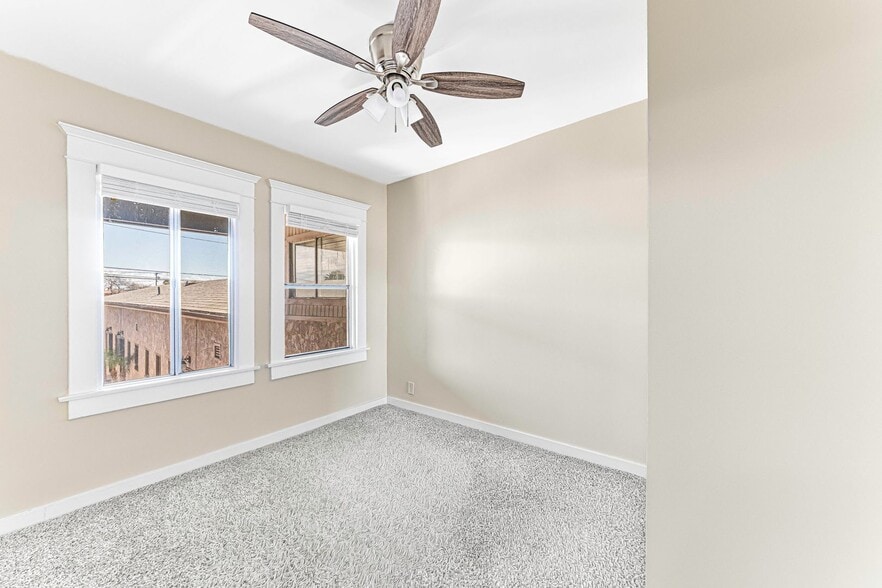 Building Photo - 1460 Gaviota Ave