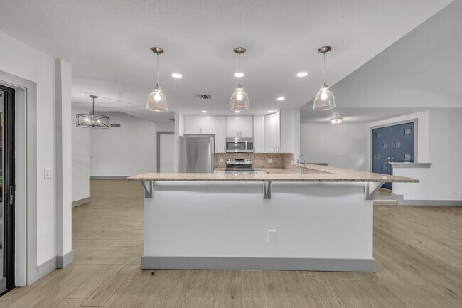 Building Photo - Waterbridge Stunner