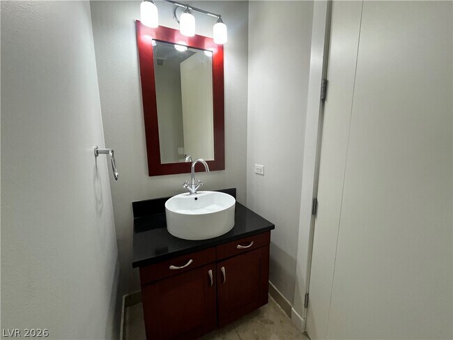 Building Photo - 4575 Dean Martin Dr