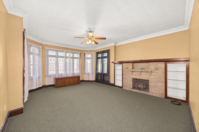 Building Photo - 7846 S Paulina St