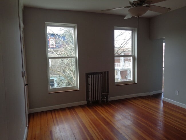 Building Photo - 713 W 33rd St
