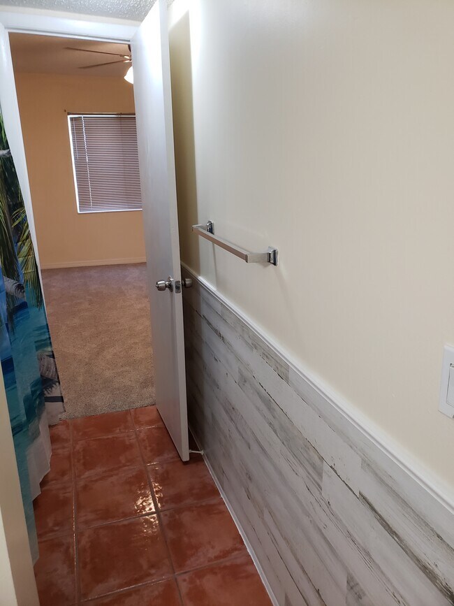 Building Photo - 4107 Lake Bayshore Dr