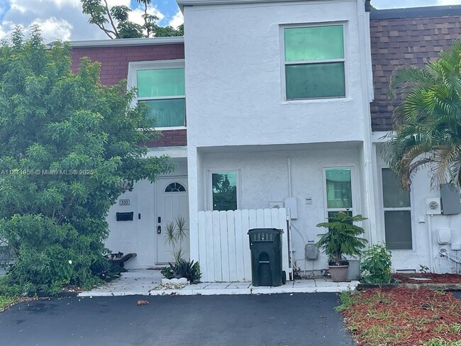 Building Photo - 332 Sunshine Dr