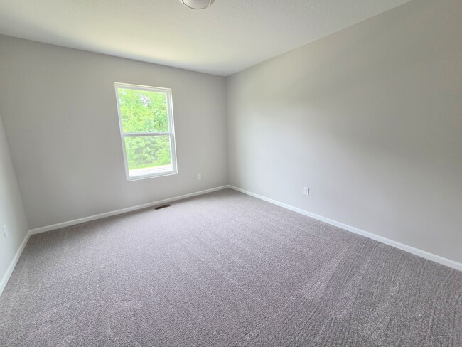 Building Photo - 3565 Canal Square Dr