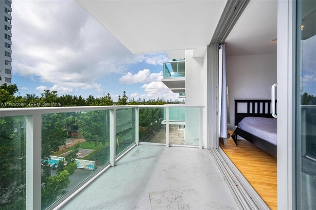 Building Photo - 1000 West Ave