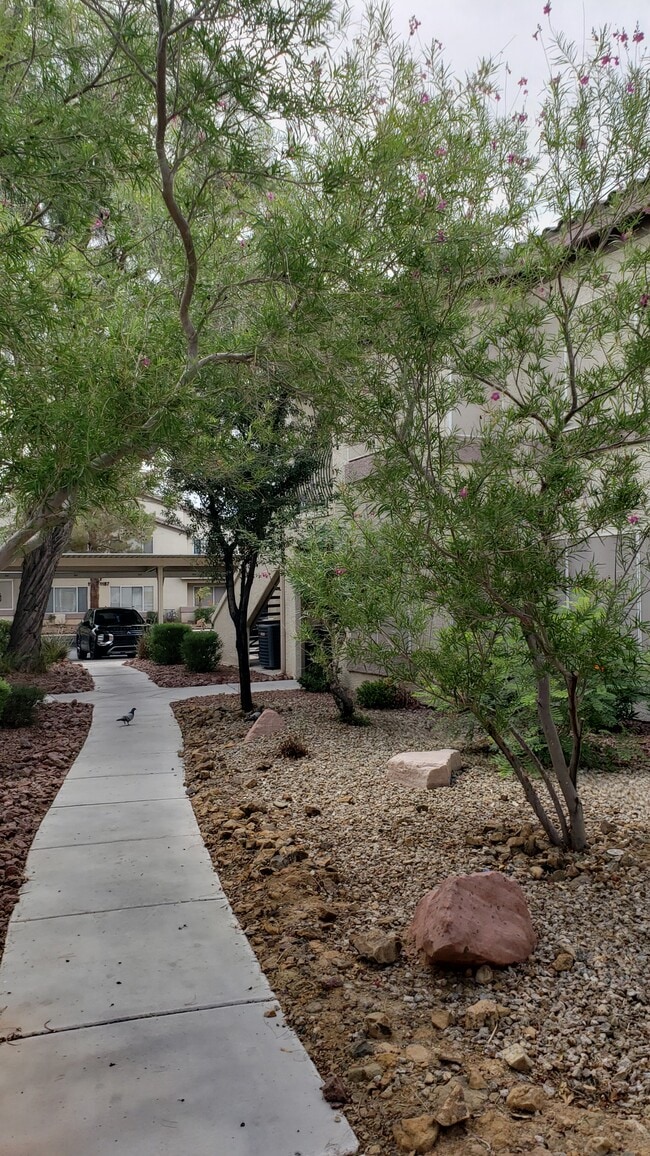 Building Photo - 5710 E Tropicana Ave