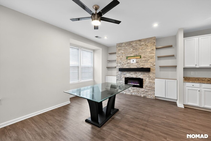 Building Photo - 305 Cross Country Way