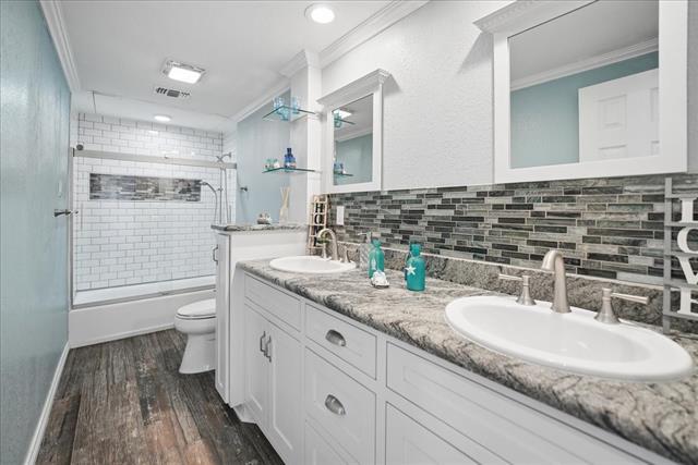 Building Photo - 411 Pebble Way