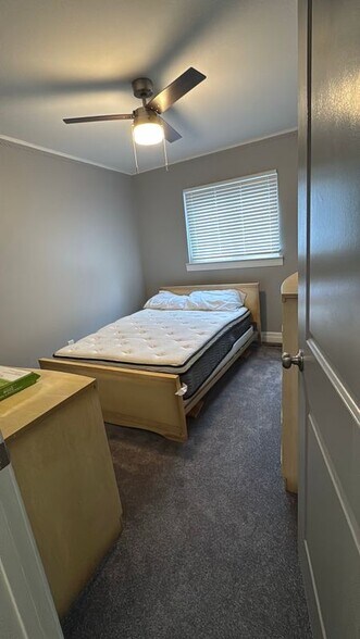 Building Photo - 5975 Beaufort Dr