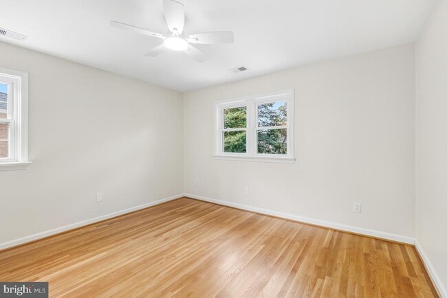 Building Photo - 1203 Brantford Ave