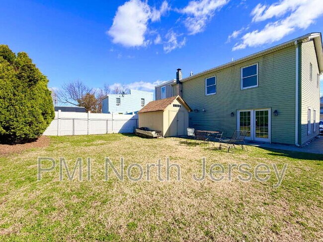 Building Photo - 227 Washington Ave