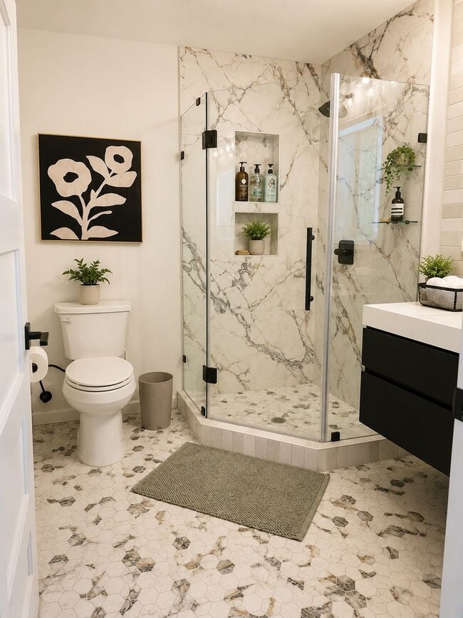 Building Photo - *** Near Domain * Stunning 5 Bedroom 4 Bath House with Garage * Fully Furnished * Designer Decora...