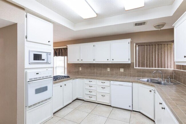 Building Photo - 17423 Baronshire Dr
