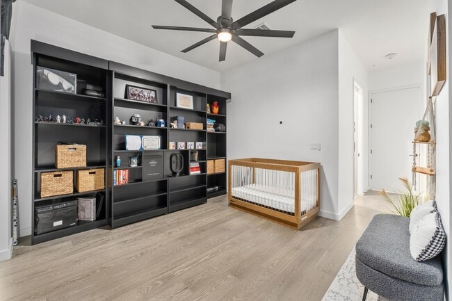 Building Photo - 800 Embassy Dr