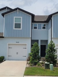 Building Photo - The Towns of Oakstead