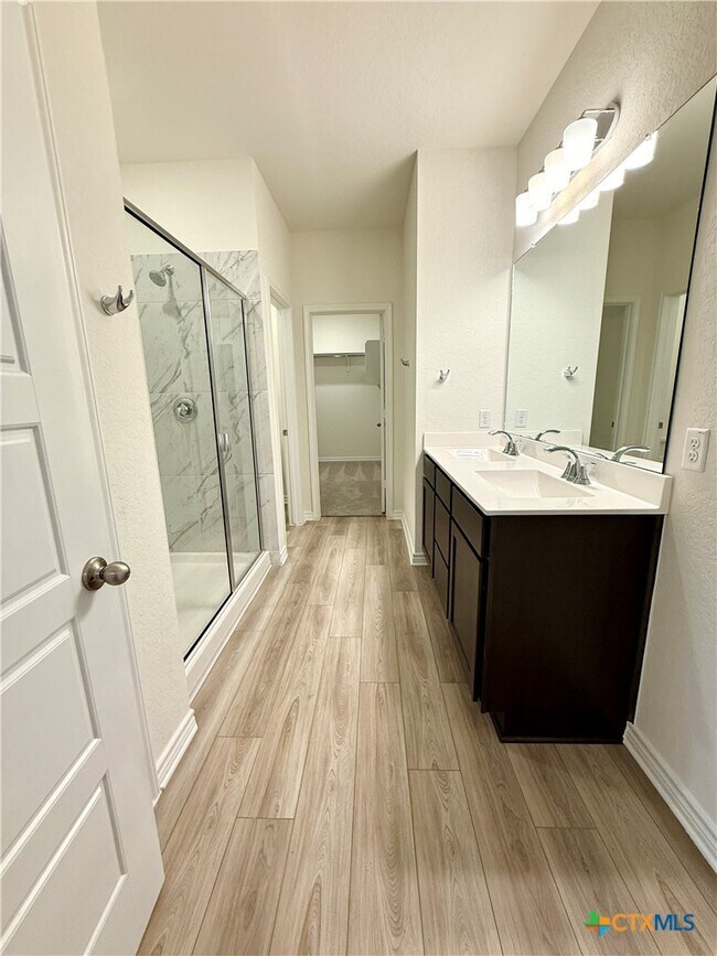 Building Photo - 433 Panther Pass