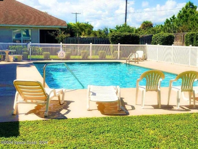 Building Photo - 1299 Potomac Dr