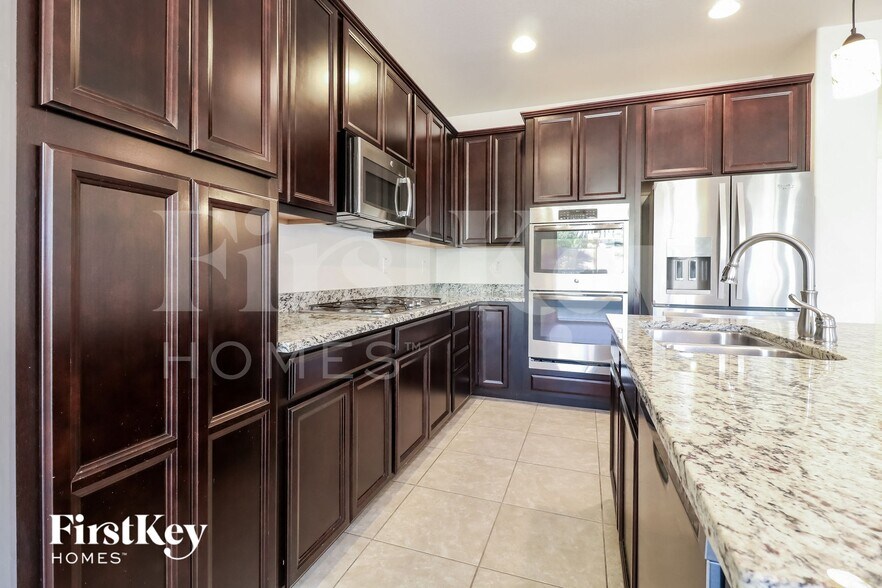 Building Photo - 21280 W Coronado Rd