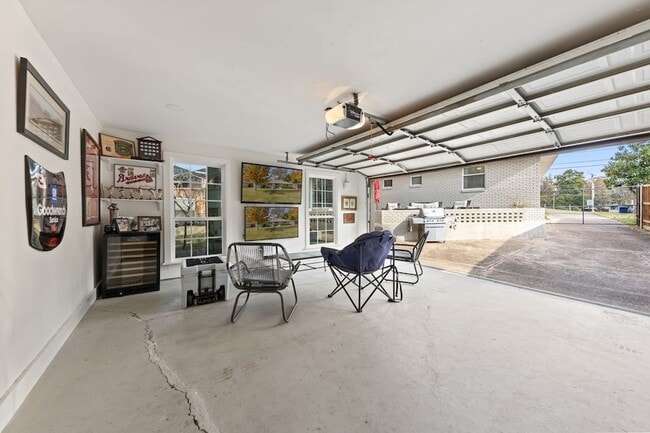 Building Photo - 8053 Claremont Dr