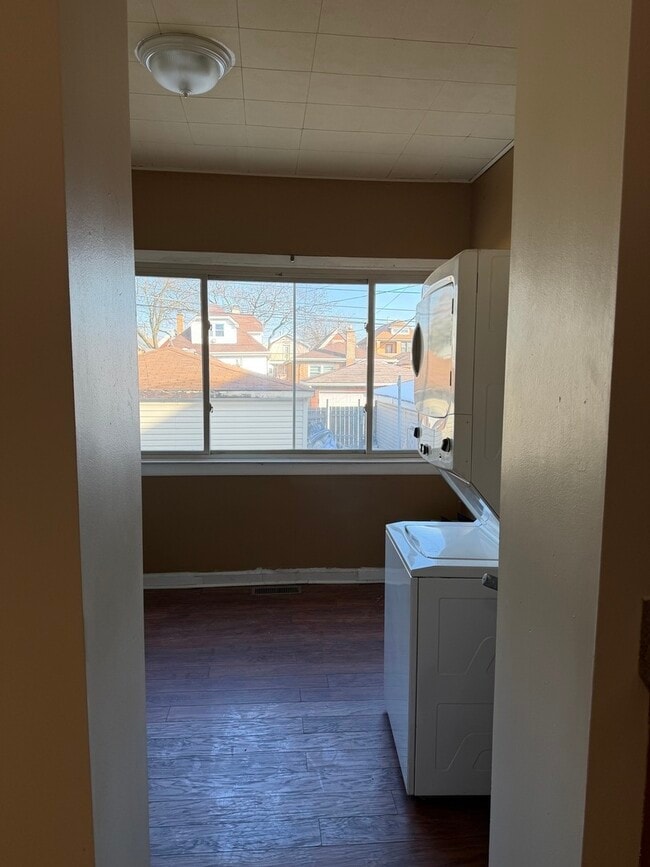 Building Photo - 3737 S Damen Ave