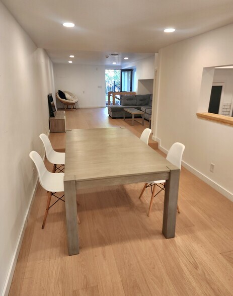 Building Photo - 380 Box Canyon Rd