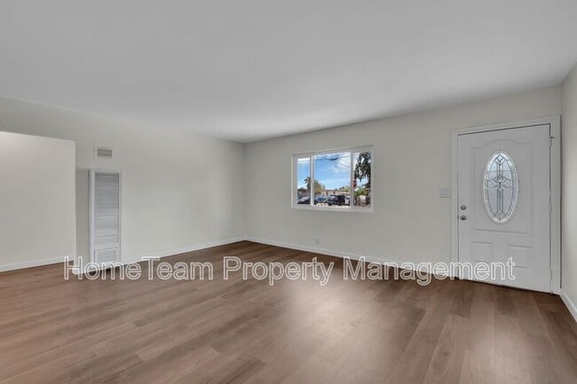 Building Photo - 4366 Hilltop Dr