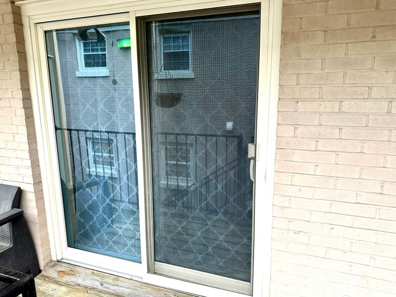 Building Photo - 124 S Sherrin Ave