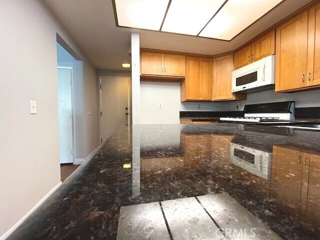 Building Photo - 928 Whitewater Dr