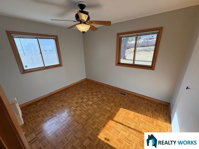 Building Photo - Large 3 bedroom, 2 Bath home available now!