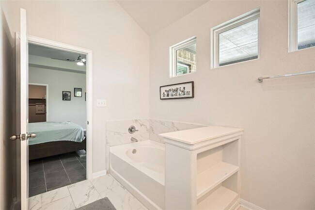 Building Photo - 658 Cherrystone Loop