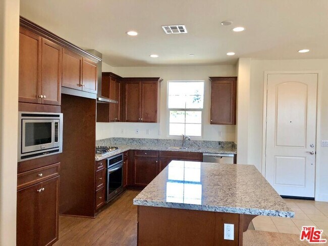 Building Photo - 11662 Solaire Wy