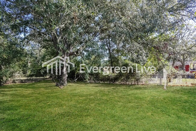 Building Photo - 9581 Aderdare Ave W