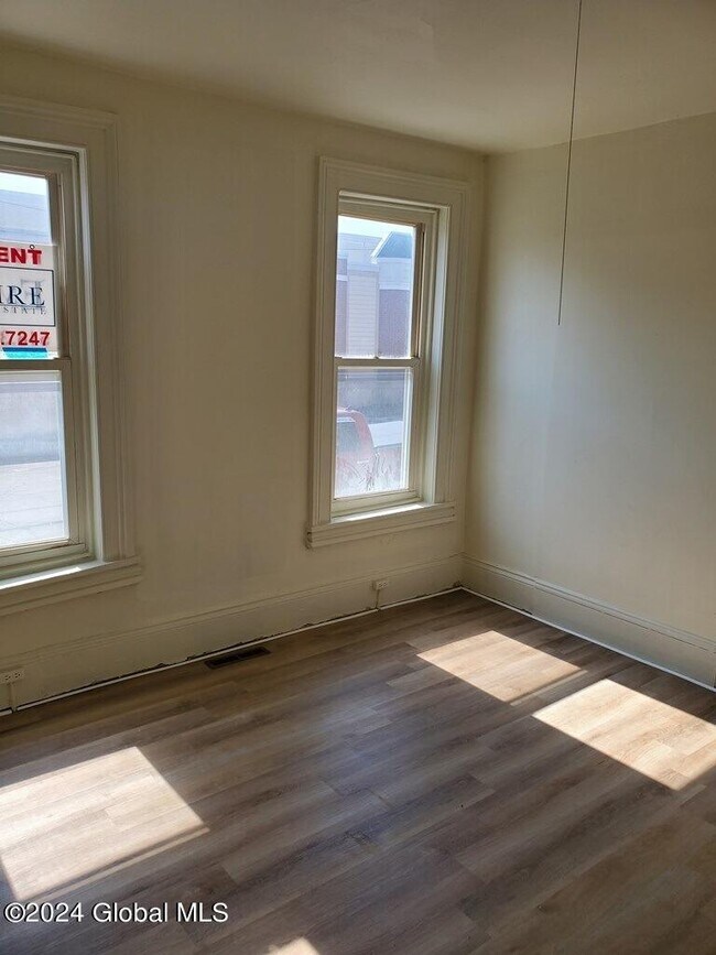 Building Photo - 509 23rd St