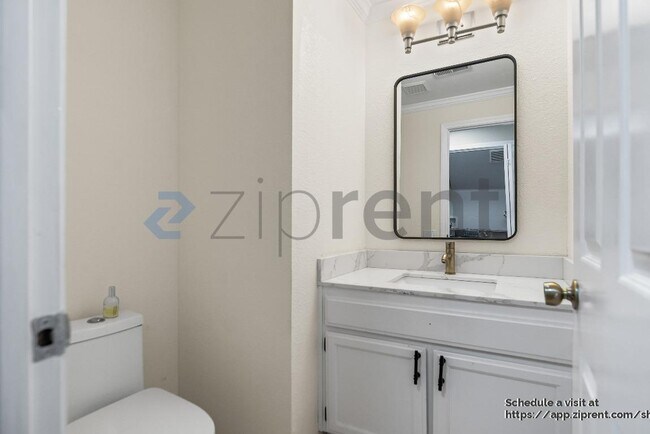 Building Photo - 281 Scotts Valley