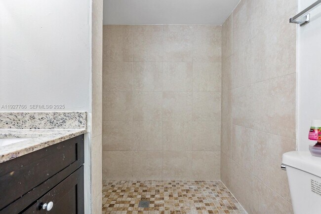 Building Photo - 4100 NW 16th Ave