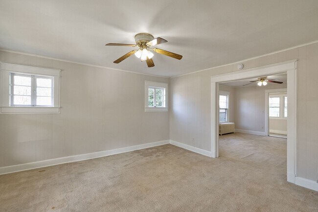 Building Photo - Great 4 Bedroom in 16th st Heights