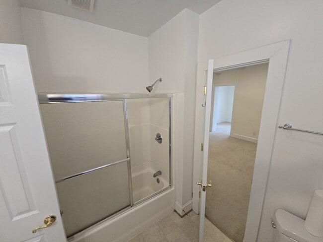 Building Photo - 621 W Princess Anne Rd