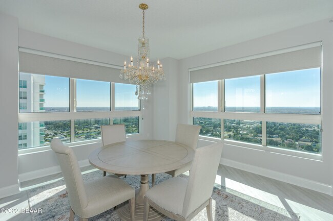 Building Photo - 241 Riverside Dr