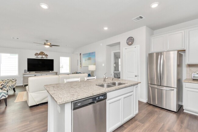 Building Photo - 6842 Scarlet Sagebrush St