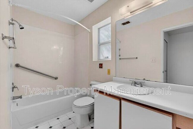 Building Photo - 3013 Taos Meadows Dr NE