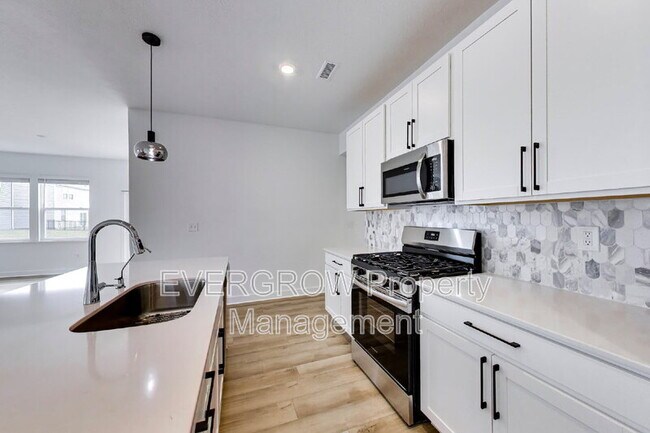 Building Photo - 4543 Nokes Pl