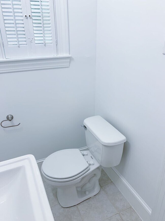 Building Photo - 3 Bed 2 Baths Grid home with fenced backya...