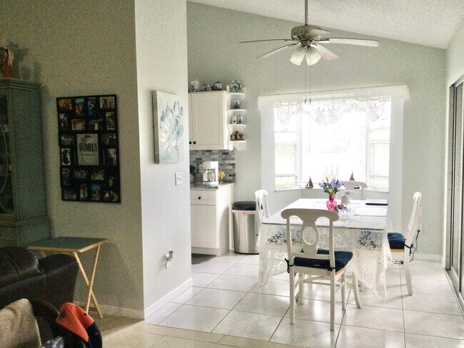 Building Photo - 3882 SE Canvasback Pl